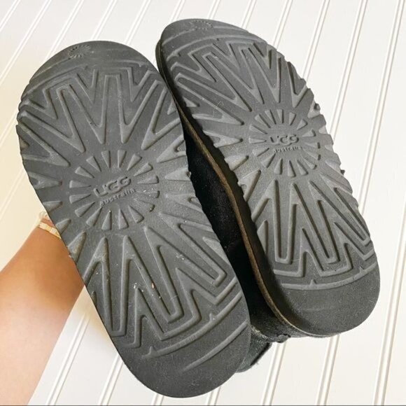 Ugg Glitter K Classic Short Boots Winter Slippers Black Metallic Shimmer Size 5 - Picture 6 of 7